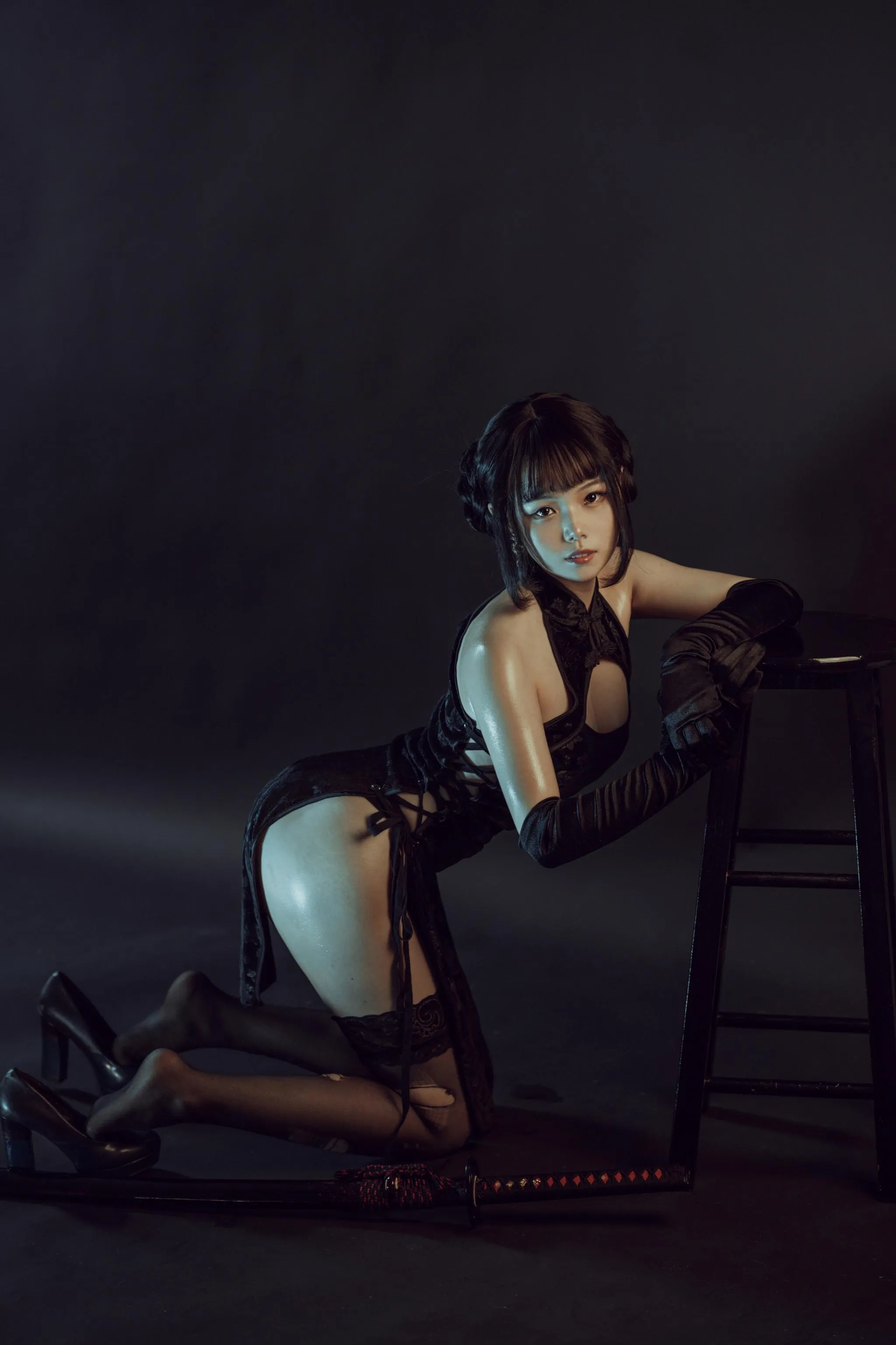 七月喵子 – NO.14 黑旗袍 [32P]插图3
